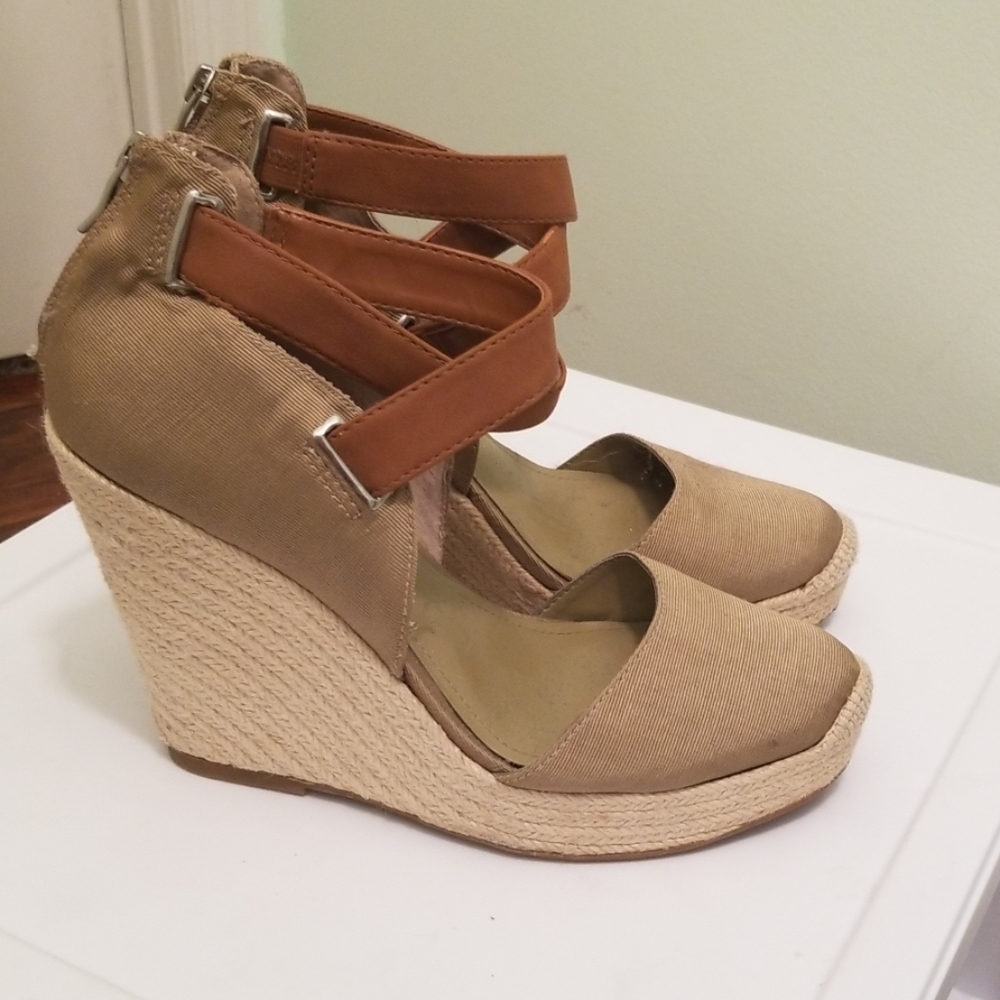 close toe wedge